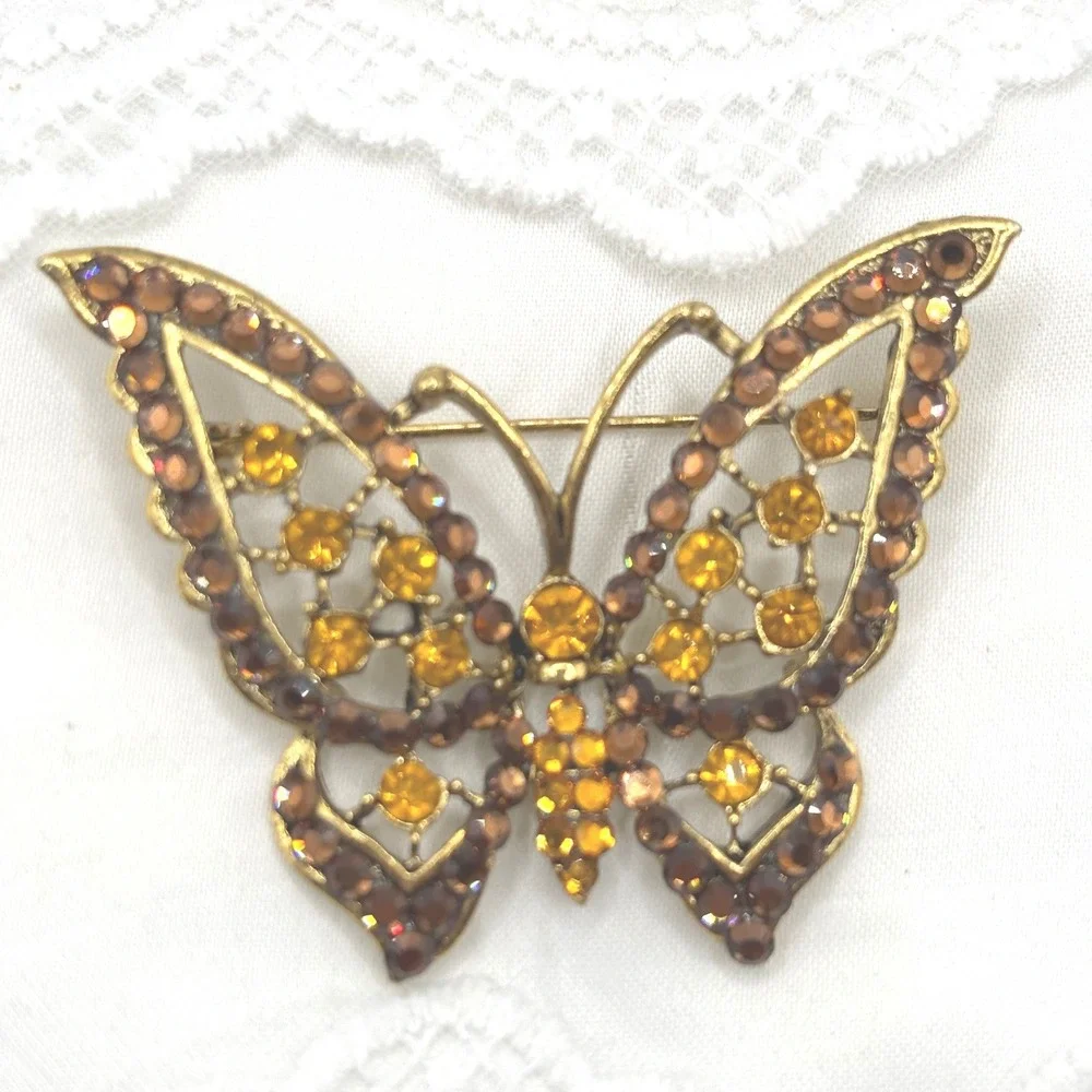 Vintage Butterfly Brooch Antiqued Gold Tone Amber Brown Rhinestone Insect Pin